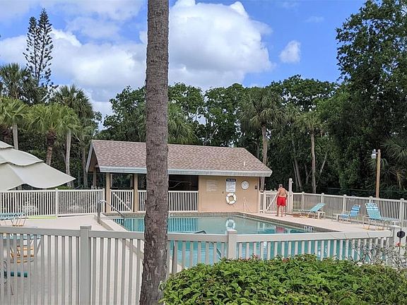5th image of 4837 Village Gardens Dr #173