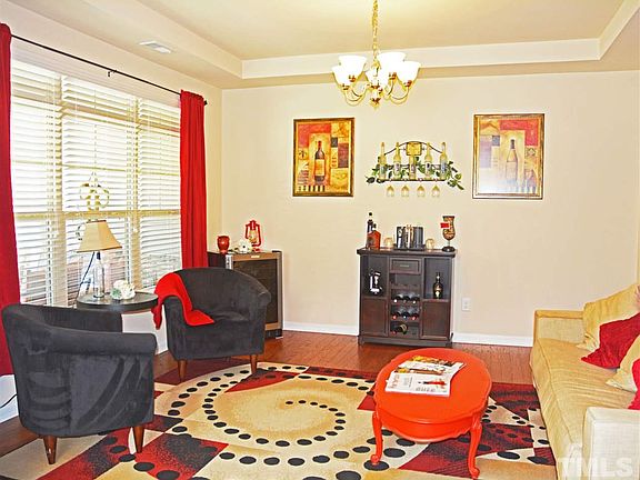 5th image of 90 Salerno Dr