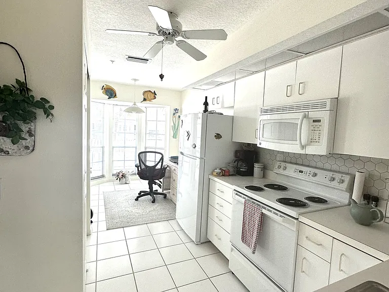 204 Silver Lake Dr #203 — Photo 6