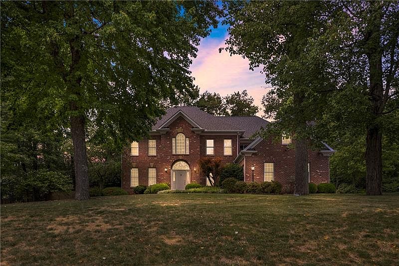 1st image of 4006 Forest Glen Dr