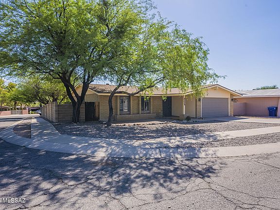 3rd image of 2760 W San Juan Ter