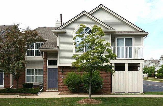 1st image of 16546 Glenpointe Dr