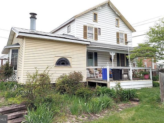 3rd image of 338 Main St