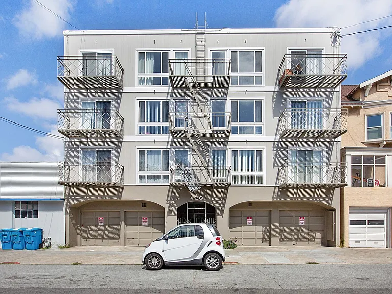 420 7th Avenue — Photo 1