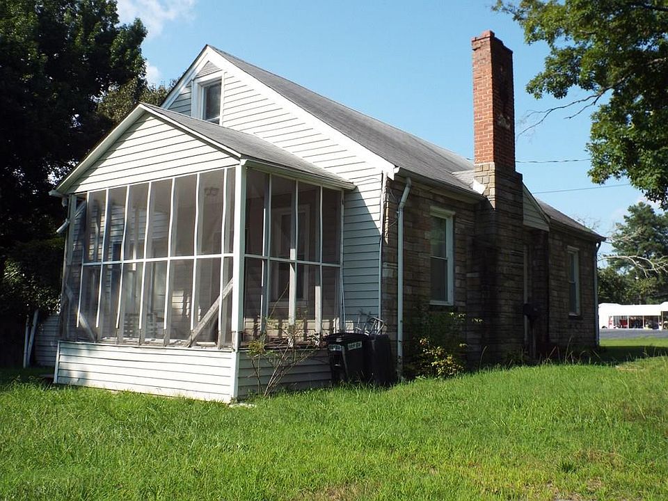 1st image of 202 Chalmers St