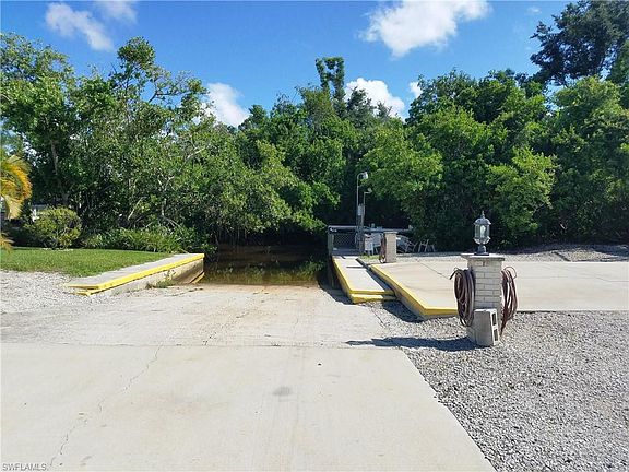 4th image of 19 Pearl DR #19-P