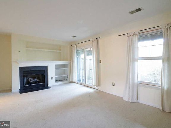 5th image of 13394 Burrough Farm Dr