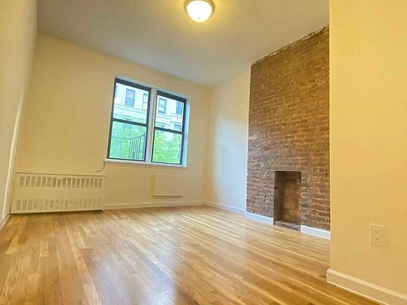 4th image of 211 E 89th St APT B10