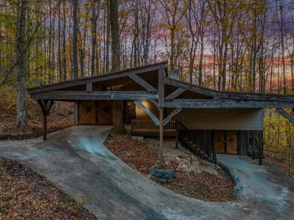 415 Floyd Dr, Smithville, TN 37166