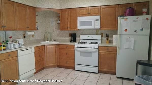 2nd image of 17-12 Stuart Dr #17