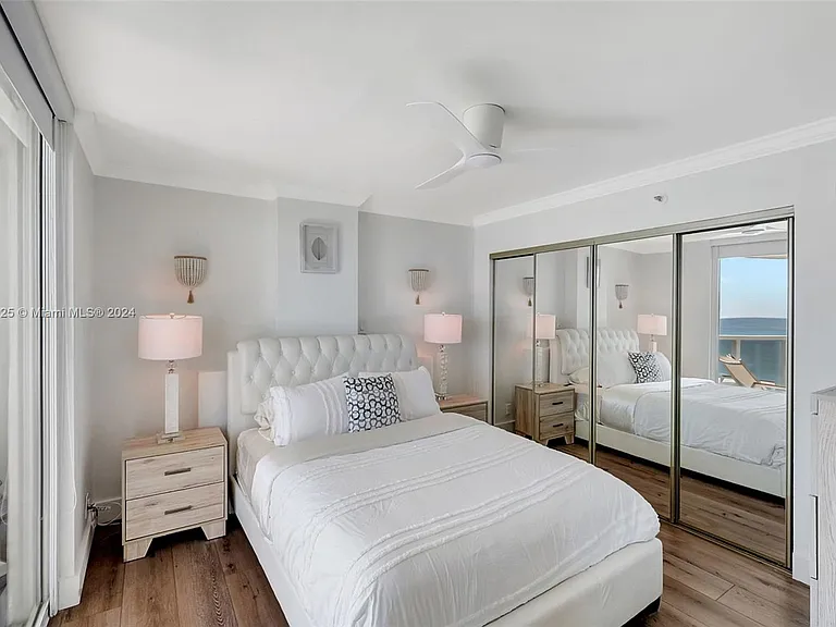 2401 Collins Ave #1902 — Photo 8