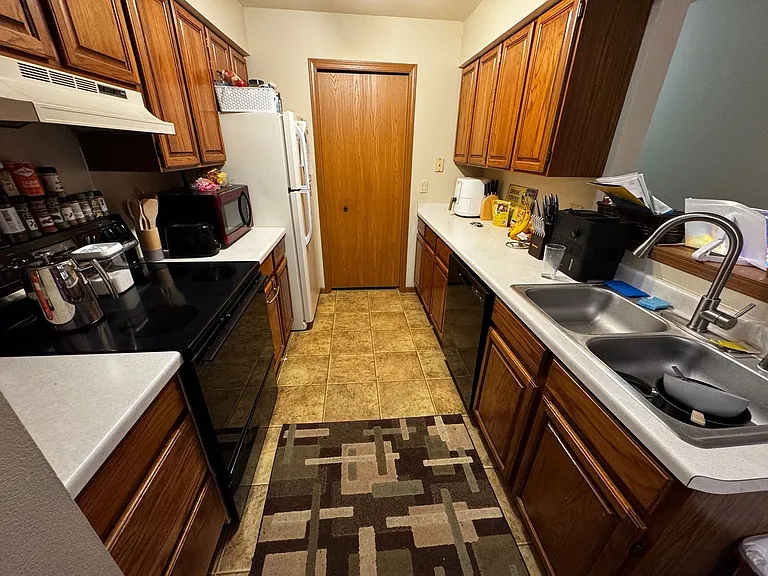 112 Antique Ln — Photo 2