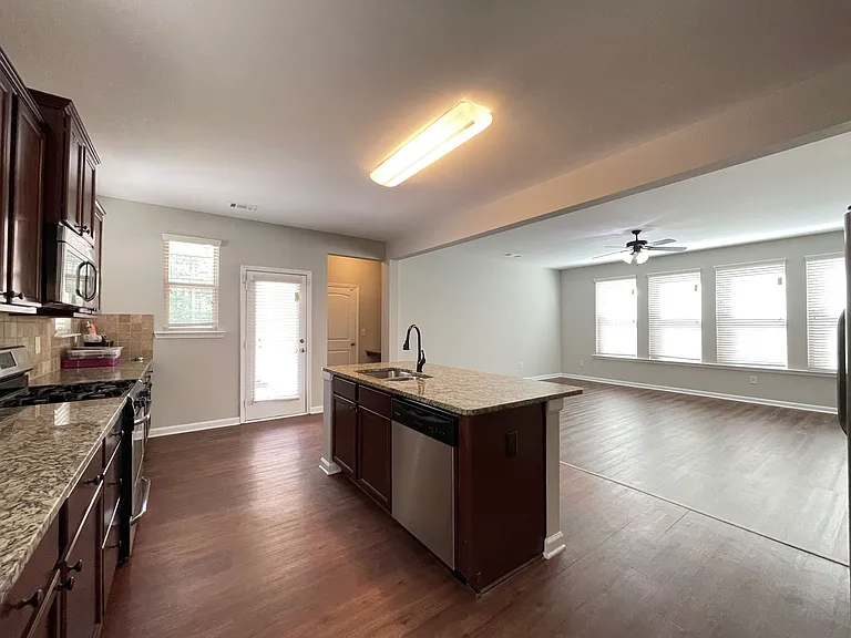 2322 Turnbury Glen Walk — Photo 10