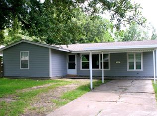 801 Temple Dr, Hitchcock, TX 77563