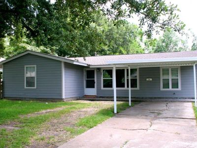 801 Temple Dr, Hitchcock, TX, 77563