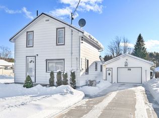 36 Jones St, Addington Highlands, ON K0H1P0