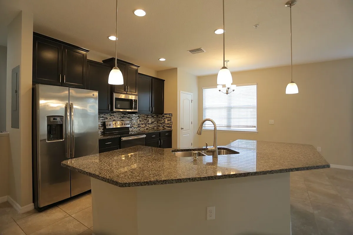 Building Photo - 8240 Enclave Way #101