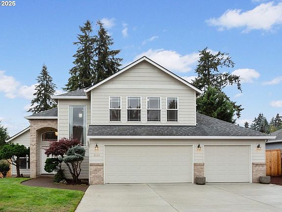 2nd image of 3215 NE 141st St