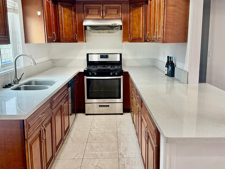 2337 Stacy Ln — Photo 2