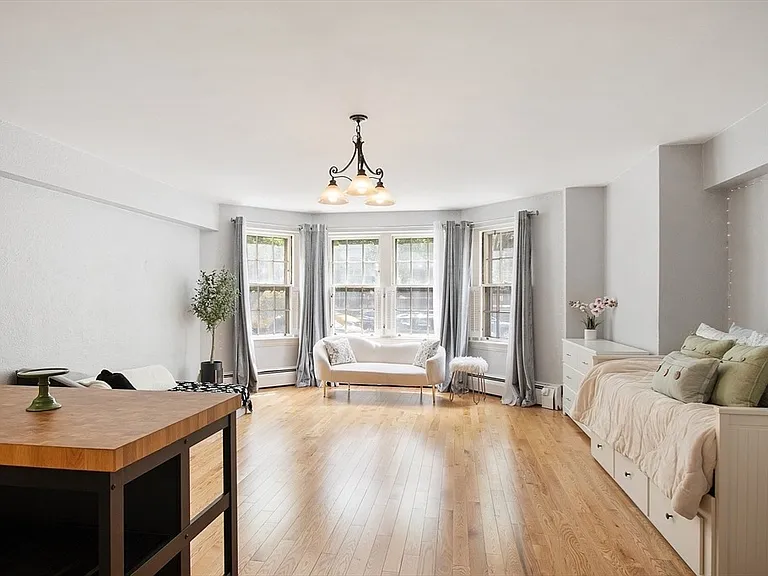 250 Beacon St #1B — Photo 2