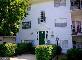 7092 Spring Garden Dr APT 201, Springfield, VA 22150