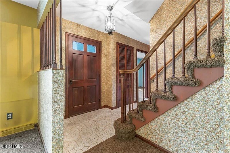 3rd image of 66 Pheasant Ridge Drive