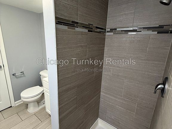 3rd image of 14204 Woodlawn Ave