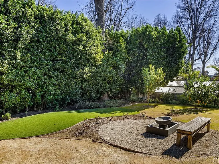 5541 Matilija Ave — Photo 39