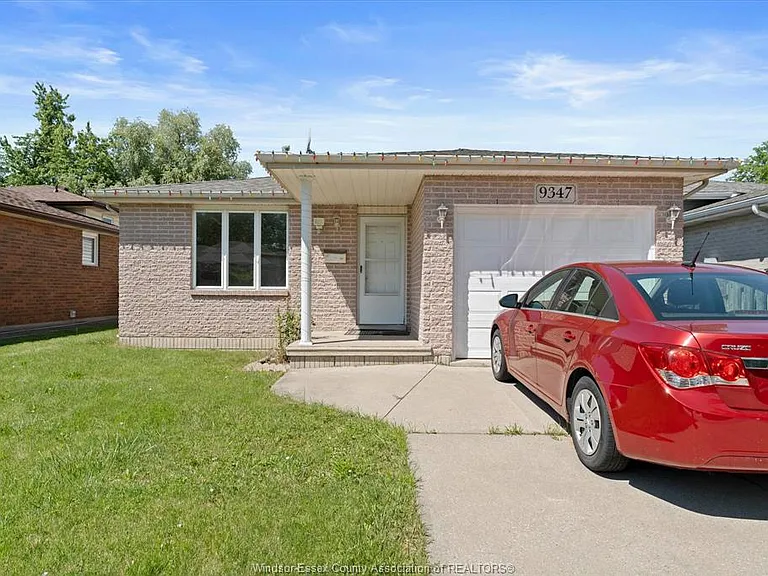 9347 Tamarack St — Photo 2