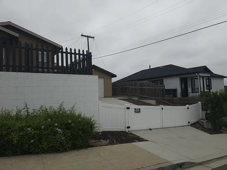 Paradise Dr — Photo 3
