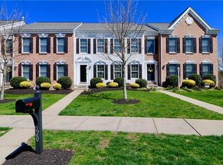 920 Montclair Dr, Coraopolis, PA 15108