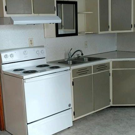 2nd image of 113 Atlantic Ave NW