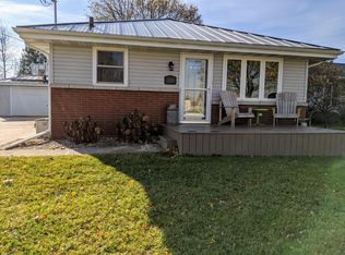 3201 Division St, Manitowoc, WI 54220