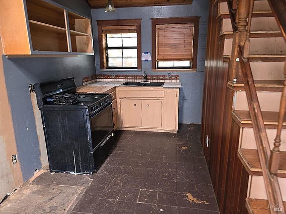 4th image of 10625 Hearst Willits Road