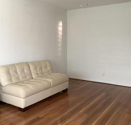5th image of 120 Westbury E #V