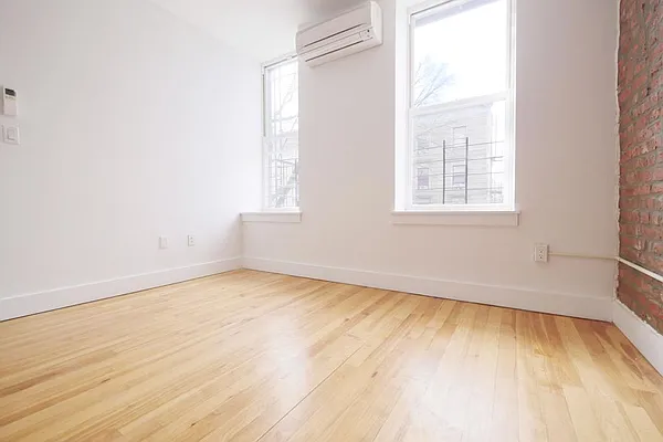 Rented by Cargon Realty | media 7