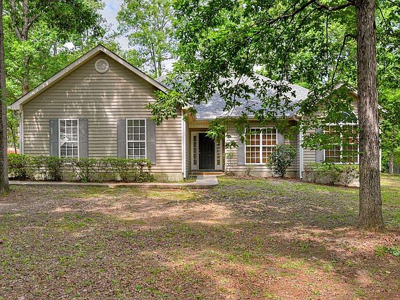 2nd image of 1011 Plantation Circle