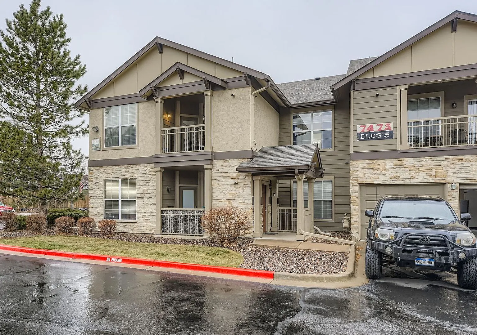 Beautiful 2-bedroom Condo in highly desirable Falling Water! Pool-Fitness Center $1,000 off 1st m... — Photo 1