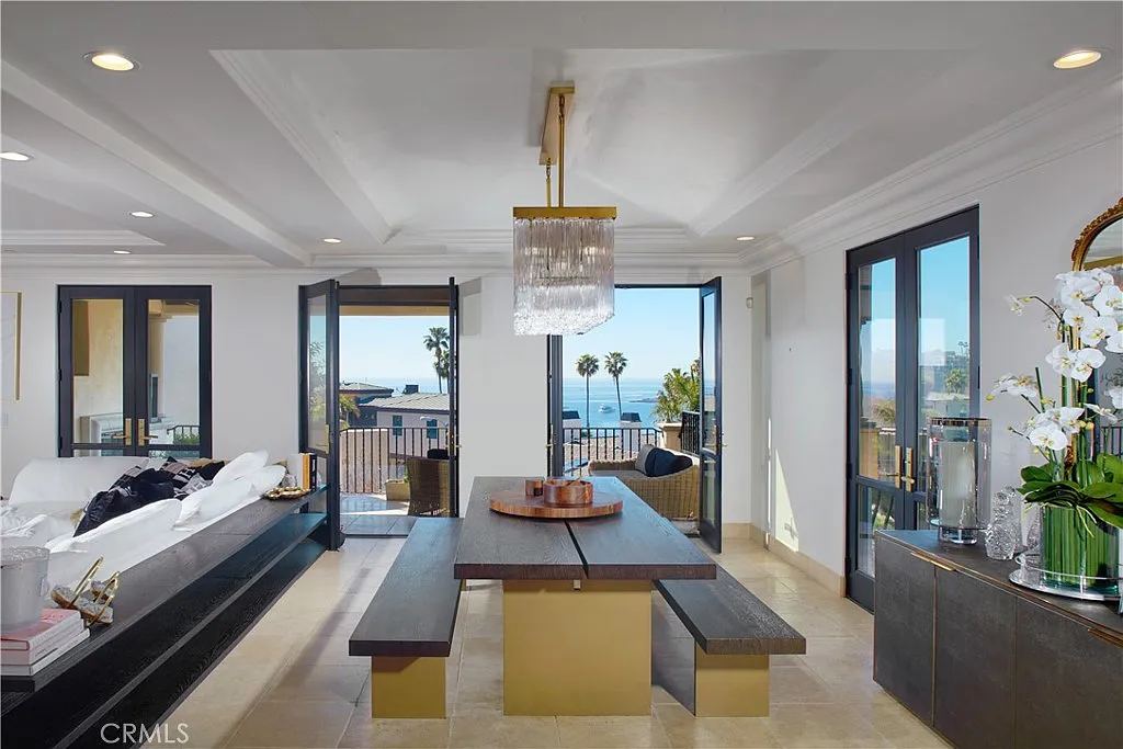 5 bed, 4.5 bath, 3719 sqft, $80,000 — Photo 3