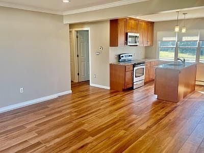 3rd image of 2 Field Ln
