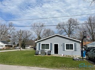 1860 Sugarbush Rd, Oregon, OH 43616