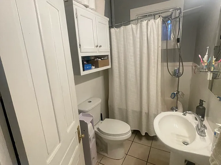 303 E Lytle St #3 — Photo 7
