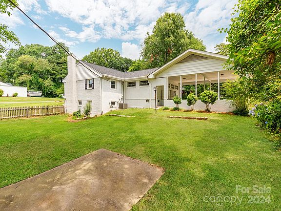 3rd image of 1114 Athenian Dr