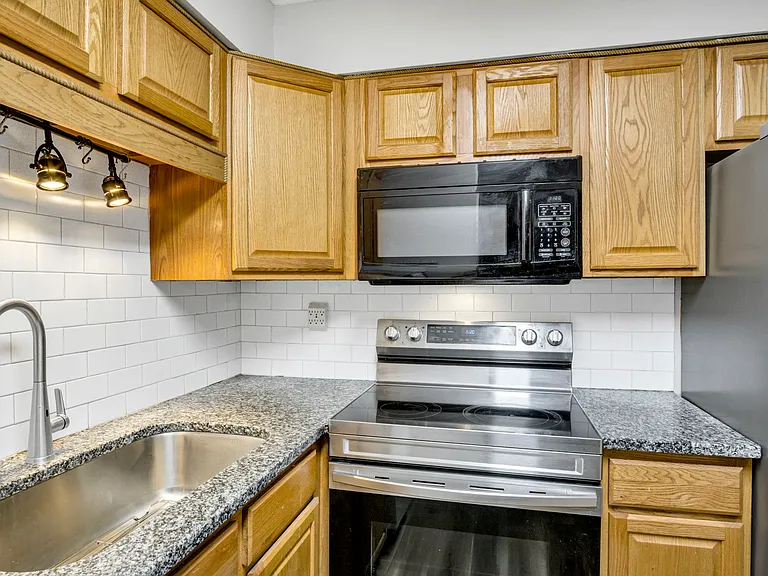 1825 Saint Julian Pl #9-B — Photo 13