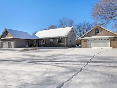 600 Meadow Ln, Winthrop Harbor, IL, 60096
