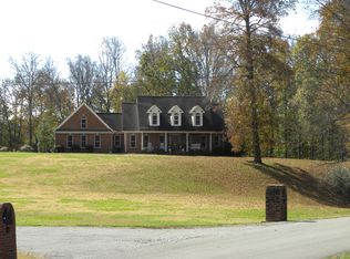 1528 Shangri La Ln, McMinnville, TN 37110