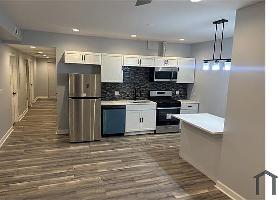 2nd image of 6148 S Saint Lawrence Ave #1