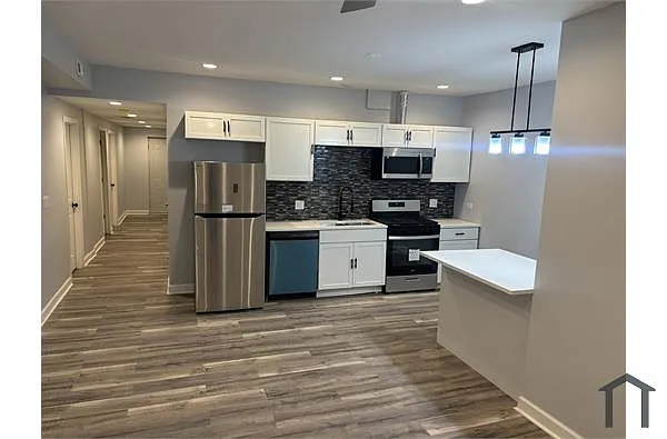 Building Photo - 6148 S Saint Lawrence Ave #1