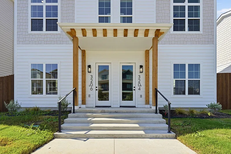 5 bed, 5.0 bath, 2500 sqft, $6,750 — Photo 4