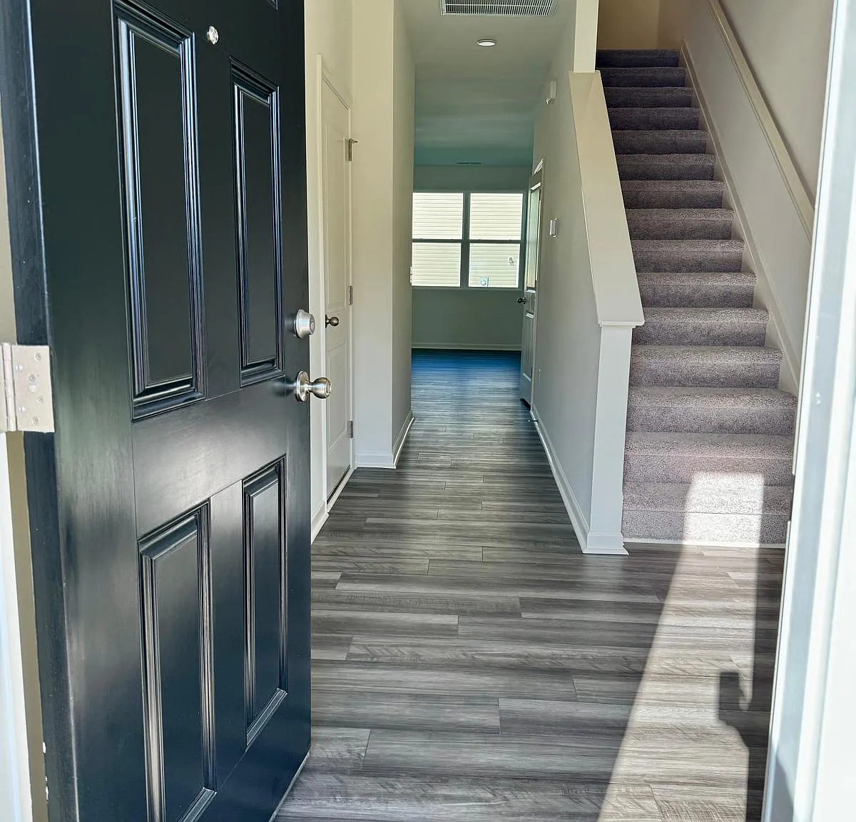 3 bed, 2.5 bath, 1386 sqft, $1,800 — Photo 4